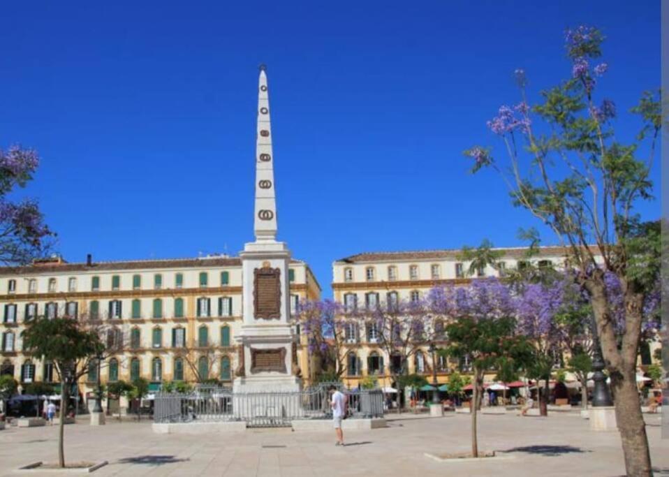 Apartamento Souvenirs Malaga Exterior photo